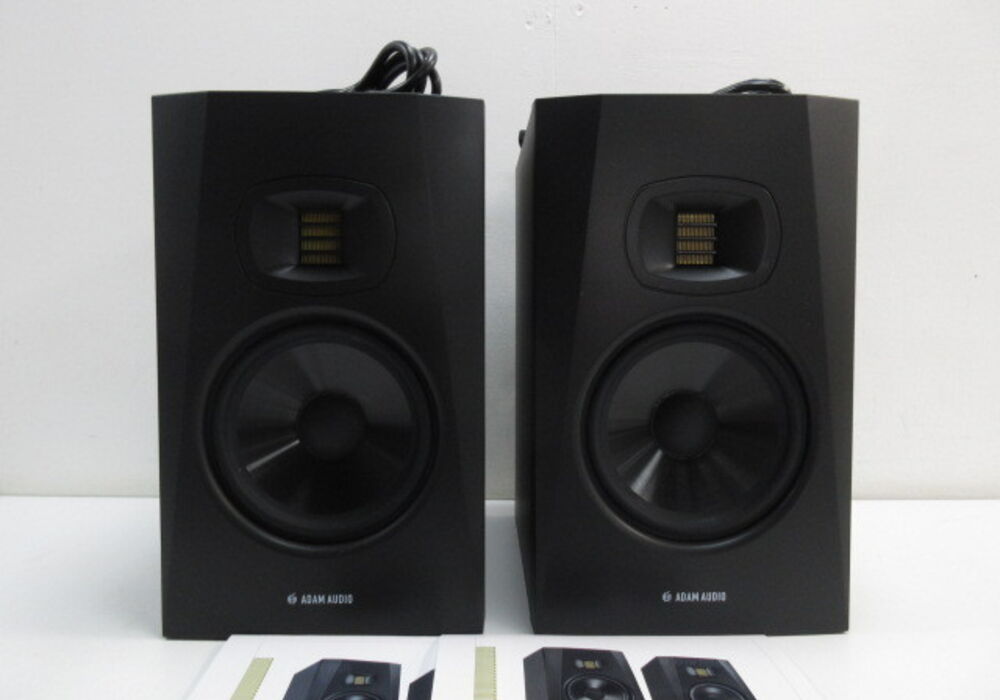ADAM Audio  T7V 