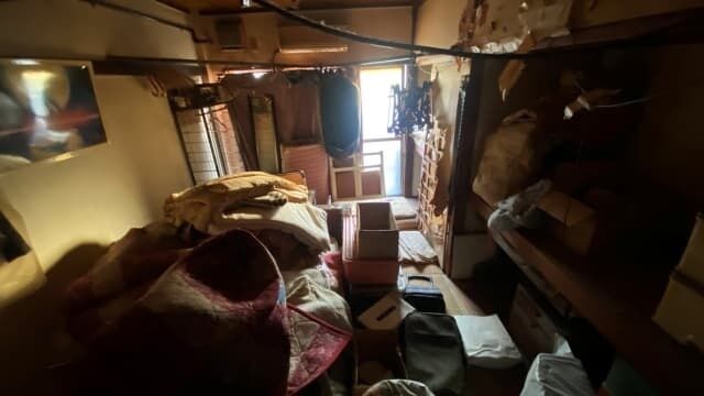 居室 片付け作業前