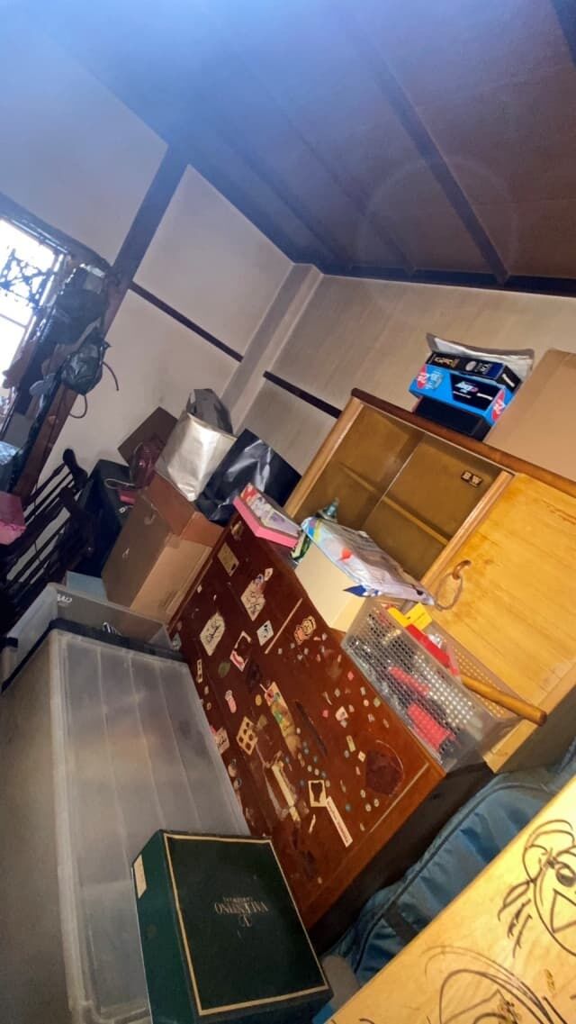 居室 片付け作業前
