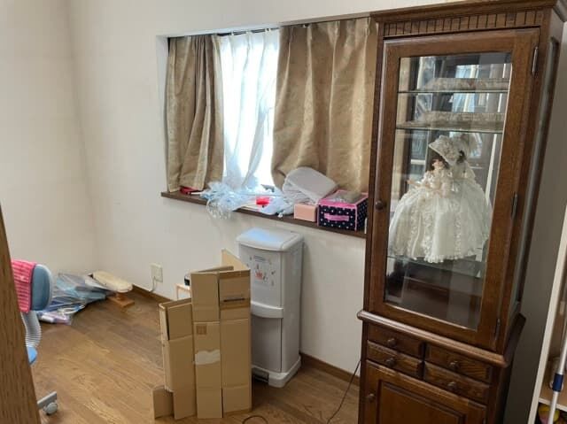 3LDK一軒家の遺品整理事例 洋室 片付け前