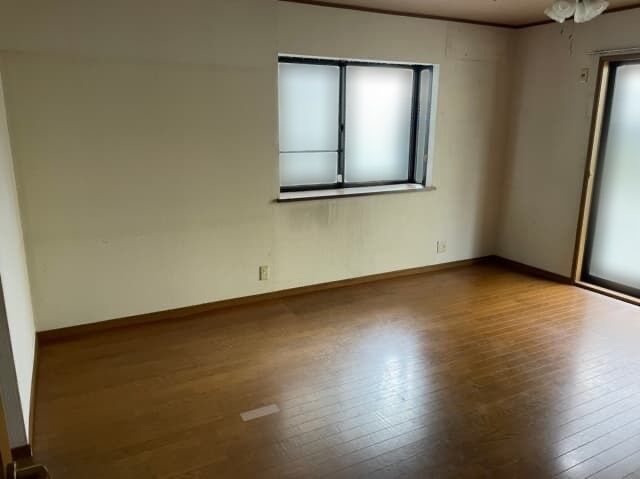 3LDK一軒家の遺品整理事例 リビング 片付け後