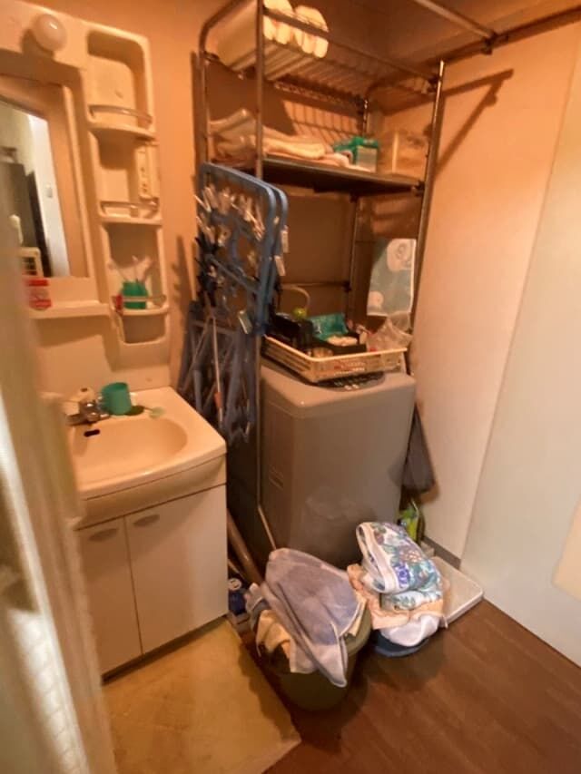 藤沢市の不用品回収 洗面所 片付け前