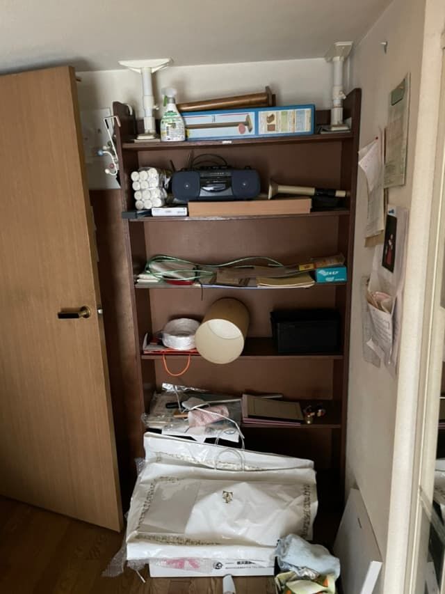 2LDKマンションの不用品回収事例　居室　片付け前