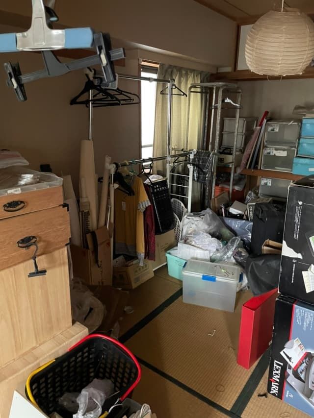 2LDKマンションの不用品回収事例　和室　片付け前