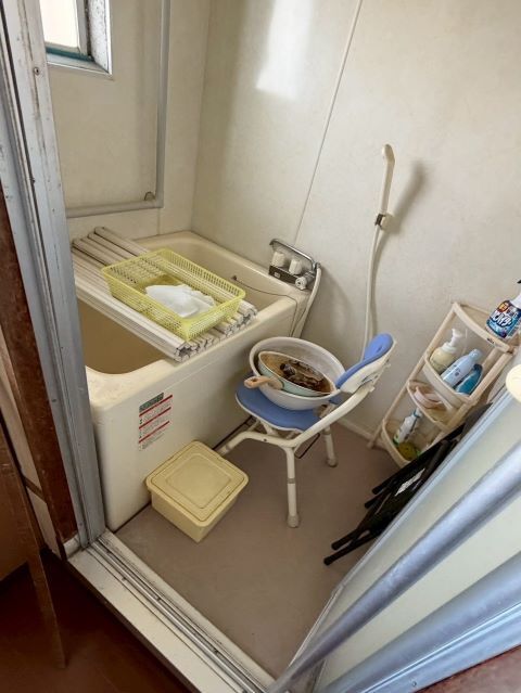 神奈川県大和市2K団地の風呂片付け前