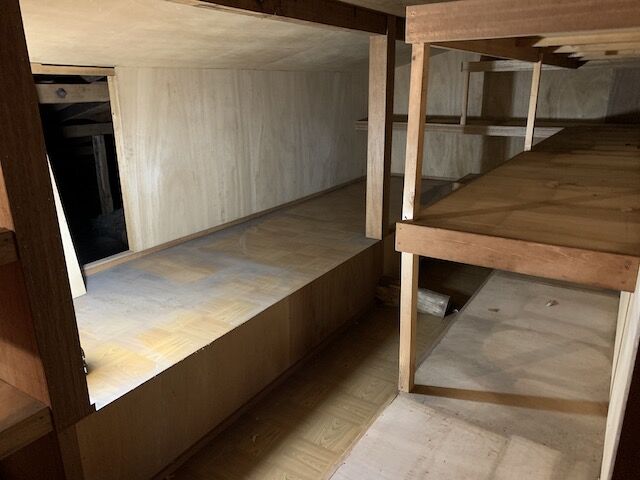 屋根裏　作業後